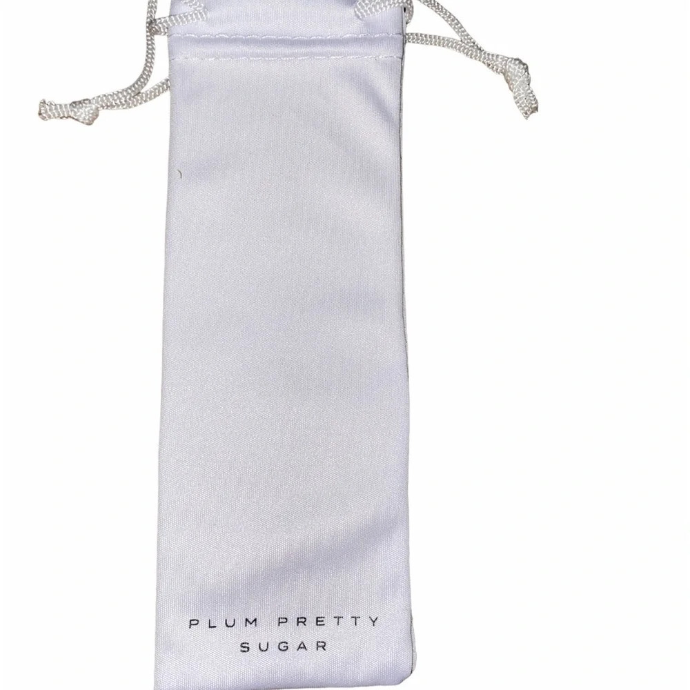 Plum Pretty Sugar Glasses holder